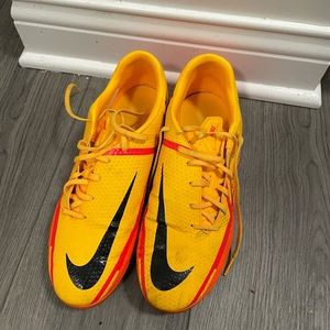 Indoor soccer shoes - Nike Phantom Orange GT2 Academy  DC0765-808 Men’s Size 9
